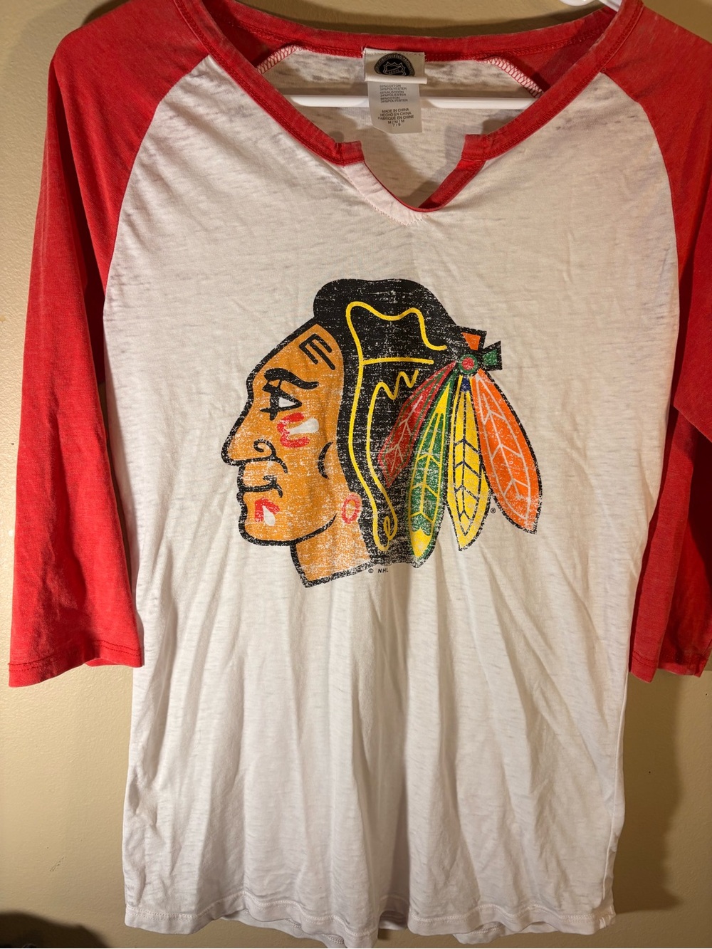 NHL Red and White Raglan Graphic Baseball Tee